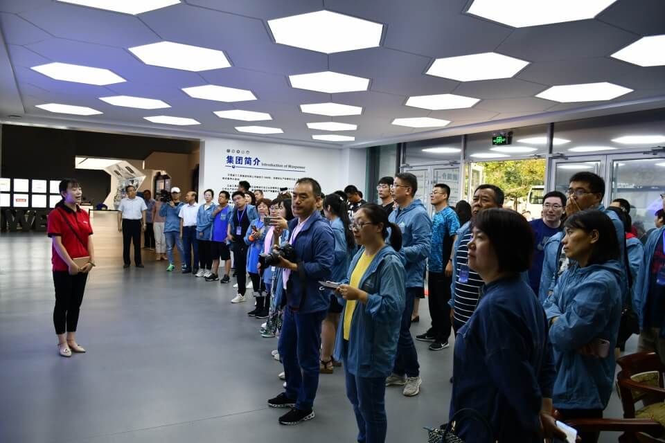 "全國(guó)百名主播、記者融媒體聯(lián)合采訪團(tuán)”走進(jìn)威力工具