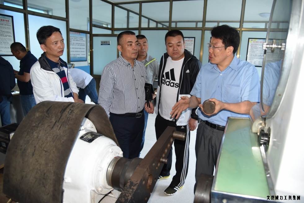 甘肅、青海優(yōu)秀經(jīng)銷商蒞臨威力集團(tuán)參觀考察(圖5)