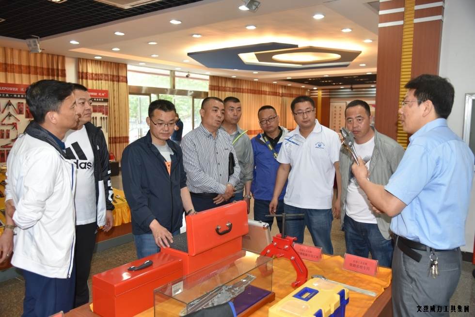 甘肅、青海優(yōu)秀經(jīng)銷商蒞臨威力集團(tuán)參觀考察(圖12)