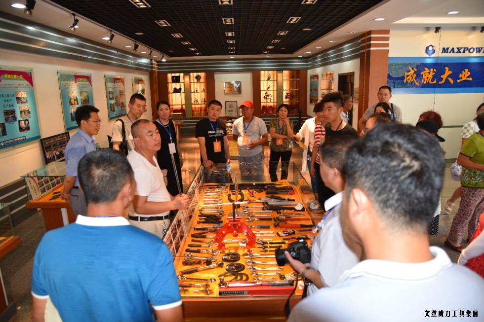 祥鴻物資公司經(jīng)銷商參觀威力集團(圖12)