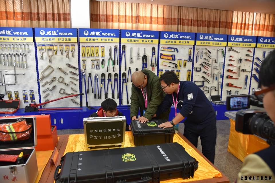 山東網(wǎng)記者采訪團(tuán)_08.JPG “工匠精神 山東制造”全媒體采訪團(tuán)蒞臨威力工具(圖5)