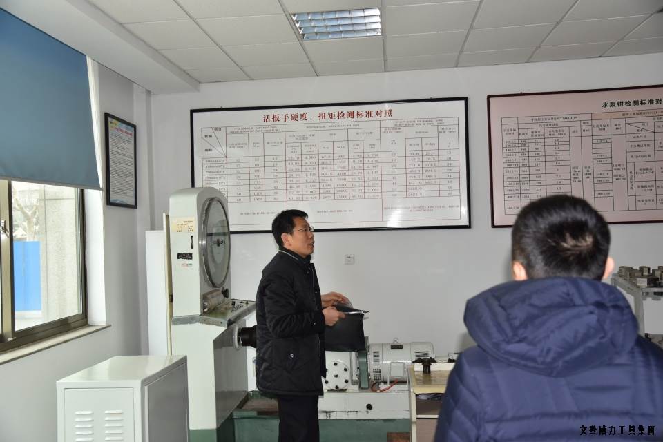 濟南信之盟參觀_06.JPG 濟南汽配協(xié)會一行蒞臨威力集團參觀(圖6)